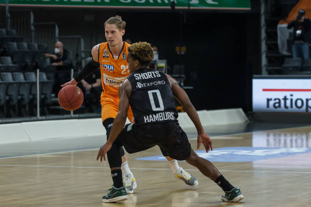 其在年轻球 其在年轻球