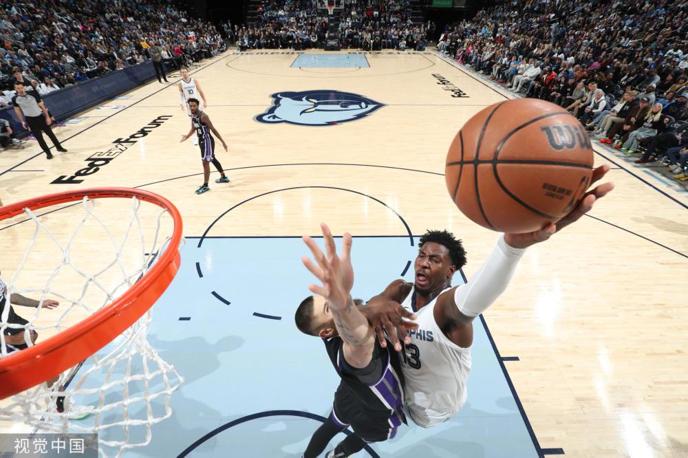 也传递出球 也传递出球